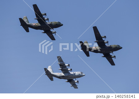 C-130輸送機 ハーキュリーズ C-130輸送機 ハーキュリーズ 140258141