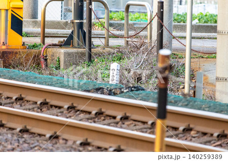 鉄道の曲線標と線路(カント表示・保線・インフライメージ) 鉄道の曲線標と線路(カント表示・保線・インフライメージ) 140259389
