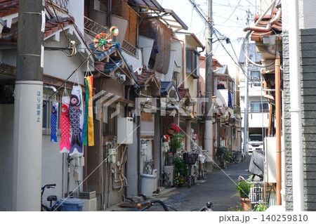 鯉のぼりのある風景 鯉のぼりのある風景 140259810