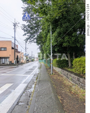 公園横の道路 公園横の道路 140271184