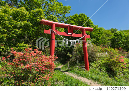 黒髪山神社の赤鳥居 榛名山ヤセオネ峠 黒髪山神社の赤鳥居 榛名山ヤセオネ峠 140271309