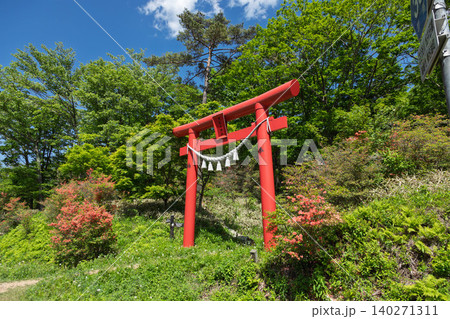 黒髪山神社の赤鳥居 榛名山ヤセオネ峠 黒髪山神社の赤鳥居 榛名山ヤセオネ峠 140271311