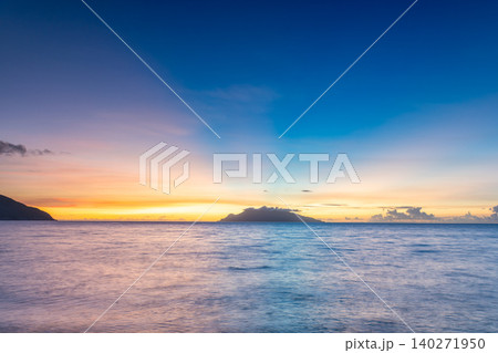 口永良部島夕景 マジックアワー 屋久島から(夏 口永良部島夕景 マジックアワー 屋久島から(夏 140271950