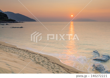 海亀産卵地永田いなか浜 夕景 屋久島(夏 海亀産卵地永田いなか浜 夕景 屋久島(夏 140272221