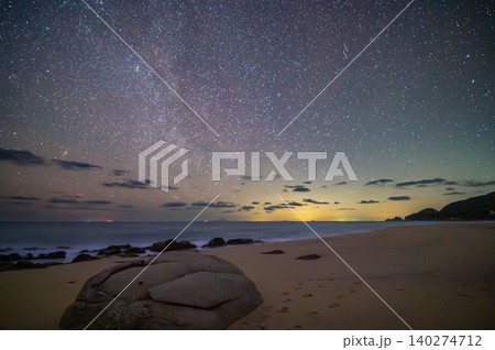 天の川星景 海亀産卵地永田いなか浜 屋久島(春 天の川星景 海亀産卵地永田いなか浜 屋久島(春 140274712