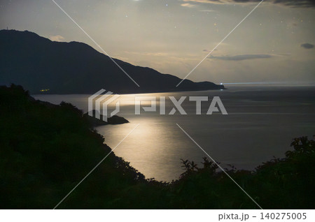 夜景 東シナ海 神が宿る屋久島(秋 夜景 東シナ海 神が宿る屋久島(秋 140275005