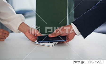 スマホタッチ決済イメージ スマホタッチ決済イメージ 140275560
