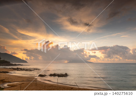 海亀産卵地永田いなか浜夕景 マジックアワー 屋久島(秋 海亀産卵地永田いなか浜夕景 マジックアワー 屋久島(秋 140275610
