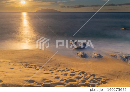 海亀産卵地永田いなか浜 夕景 屋久島(秋 海亀産卵地永田いなか浜 夕景 屋久島(秋 140275683