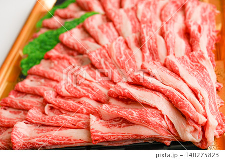霜降り牛肉の薄切り 霜降り牛肉の薄切り 140275823