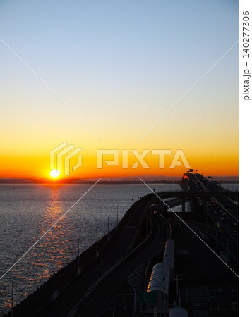 海ほたるから見る日の出 海ほたるから見る日の出 140277306