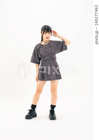 若い女性のファッションポートレート 若い女性のファッションポートレート 140277461
