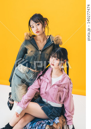 若い女性のファッションポートレート 若い女性のファッションポートレート 140277474