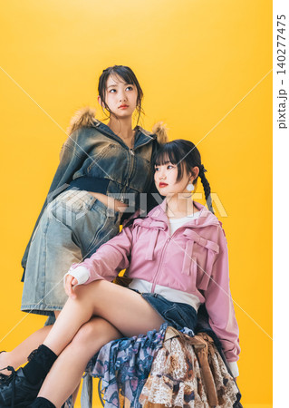 若い女性のファッションポートレート 140277475