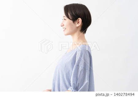 私服姿の女性 ライフスタイルイメージ 私服姿の女性 ライフスタイルイメージ 140278494