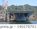 呉港に停泊する護衛艦「かが」改修中 140278701