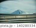 高速道路越しの富士山 140280334