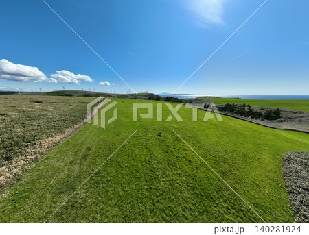 初夏の宗谷岬 白い道を空撮 北海道絶景 初夏の宗谷岬 白い道を空撮 北海道絶景 140281924