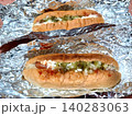 家庭の手作りのホットドッグ 140283063
