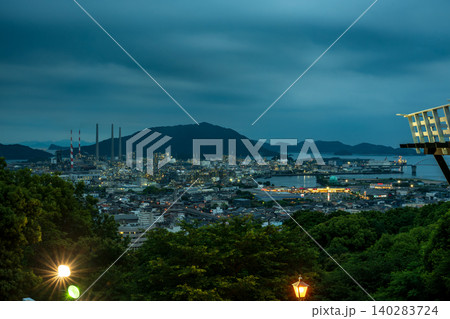夕暮れの周南工場夜景夜の煌めき 140283724