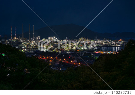 夕暮れの周南工場夜景夜の煌めき 夕暮れの周南工場夜景夜の煌めき 140283733