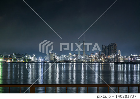 夕暮れの周南工場夜景夜の煌めき 夕暮れの周南工場夜景夜の煌めき 140283737