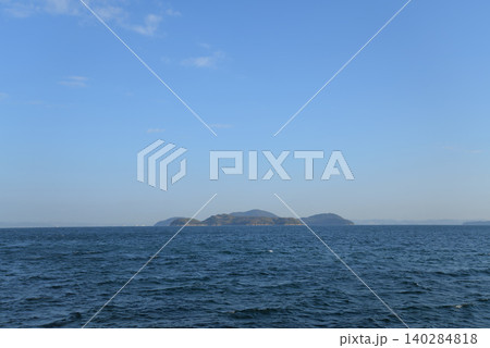 佐柳島の海岸（香川県多度津町） 140284818