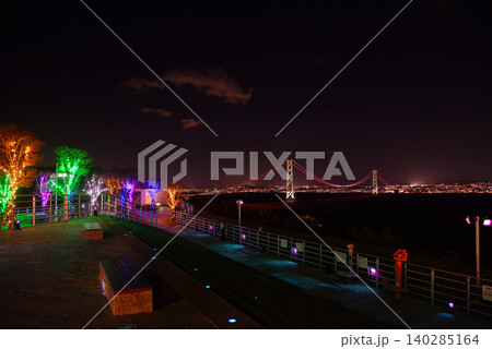 淡路SAから見た明石海峡大橋の夜景 淡路SAから見た明石海峡大橋の夜景 140285164