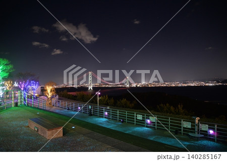 淡路SAから見た明石海峡大橋の夜景 140285167