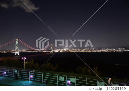 淡路SAから見た明石海峡大橋の夜景 140285169