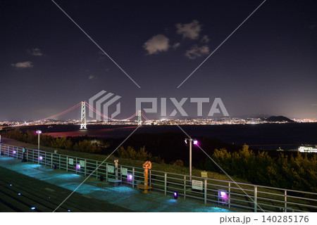 淡路SAから見た明石海峡大橋の夜景 淡路SAから見た明石海峡大橋の夜景 140285176