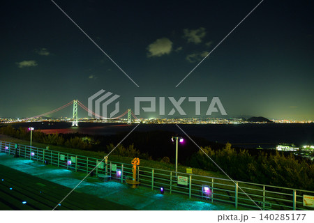 淡路SAから見た明石海峡大橋の夜景 淡路SAから見た明石海峡大橋の夜景 140285177