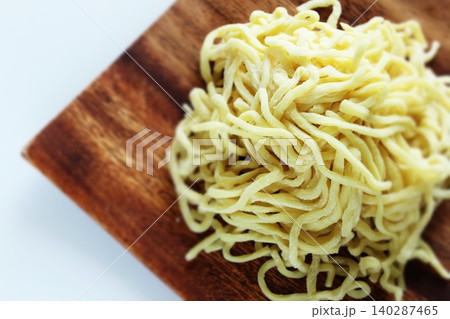 中華麺の生麺 中華麺の生麺 140287465