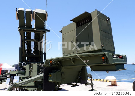 横須賀基地に展示された航空自衛隊のパトリオットミサイルシステム 140290346