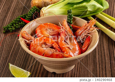 Cooked shrimp in bowl with fresh vegetables and spices Cooked shrimp in bowl with fresh vegetables and spices 140290468