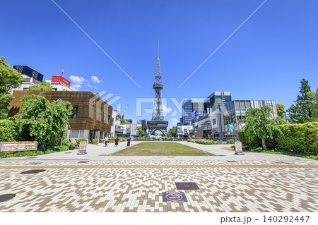 名古屋市、ヒサヤオオドオリパークと中部電力ミライタワーの遠景 140292447