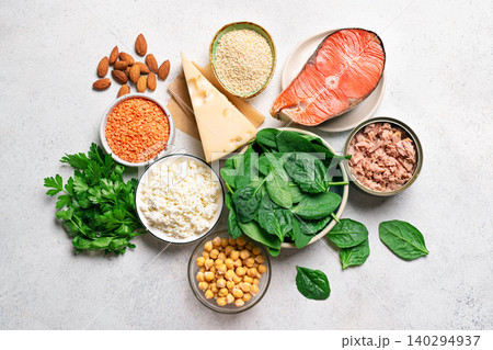 Calcium source foods. Natural products containing calcium. 140294937