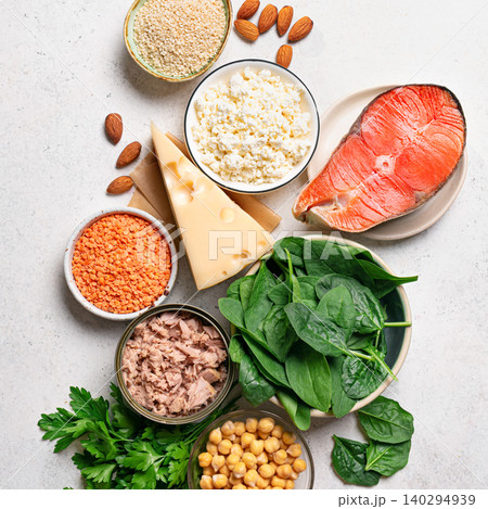 Calcium source foods. Natural products containing calcium. 140294939