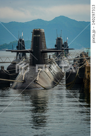 日本 広島の呉の軍港の風景 自衛隊 護衛艦 日本 広島の呉の軍港の風景 自衛隊 護衛艦 140297313