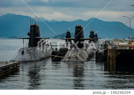 日本 広島の呉の軍港の風景 自衛隊 護衛艦 日本 広島の呉の軍港の風景 自衛隊 護衛艦 140298204