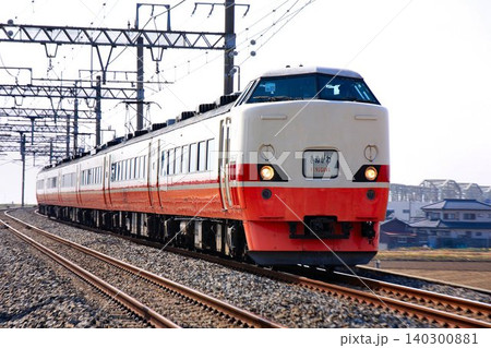 『新宿駅』から『日光・鬼怒川温泉』へ… 直通特急【189系・彩野】電車 『新宿駅』から『日光・鬼怒川温泉』へ… 直通特急【189系・彩野】電車 140300881
