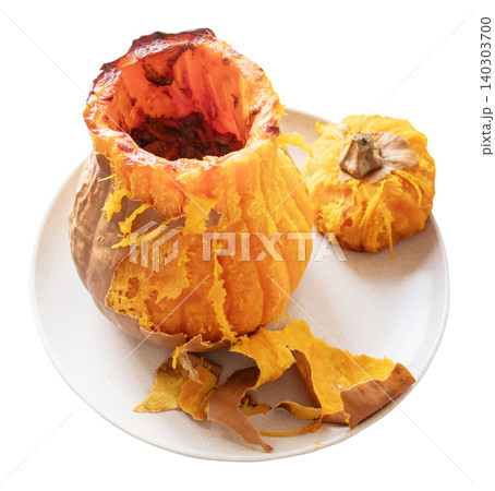 peeled cooked Erzurum ghapama on plate cutout peeled cooked Erzurum ghapama on plate cutout 140303700