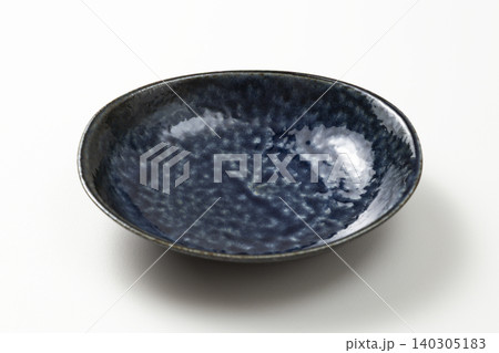 白背景に美濃焼の皿 白背景に美濃焼の皿 140305183