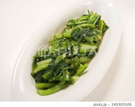 春菊おひたし、妻の手作り家庭料理、家庭で楽しむ夕ご飯、幸せ家族 140305926