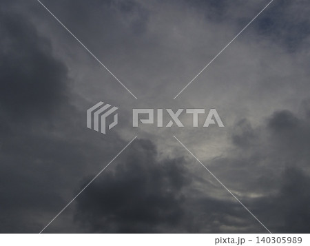 雲の多い空 雲の多い空 140305989