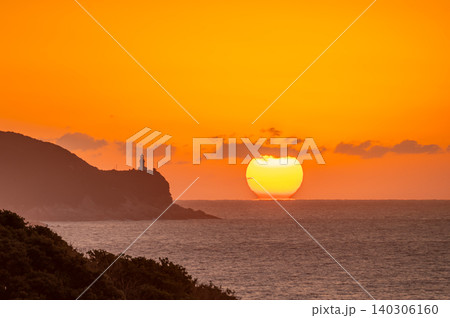 ダルマ夕日 夕景 神が宿る屋久島(冬 ダルマ夕日 夕景 神が宿る屋久島(冬 140306160