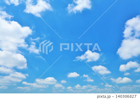 夏の青空と雲 夏の青空と雲 140306827