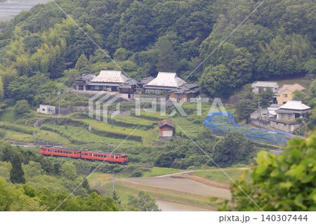 初夏の津山線 初夏の津山線 140307444