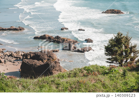 View from Ecola Park Viewpoint overlooking Crescent Beach - Oregpn, Pacific Northwest View from Ecola Park Viewpoint overlooking Crescent Beach - Oregpn, Pacific Northwest 140309123