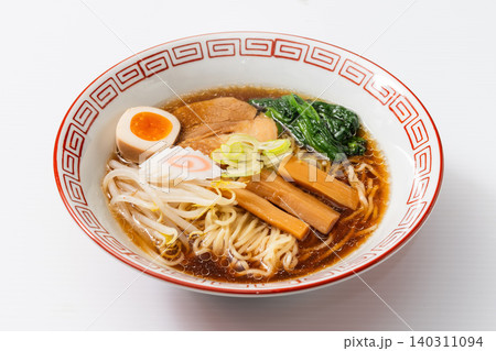普通のラーメン　Food of soy sauce ramen Japan 140311094
